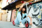 Razor A5 Lux Kick Scooter for Kids Ages 8+ 8 Urethane Wheels, Anodized Finish Featuring Bold Colors and Graphics, for Riders up to 220 lbs (6)